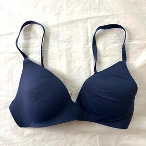 Victoria's Secret Navy Blue Lightly Lined No Wire Bra SZ 32C Gently Worn